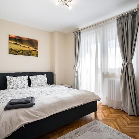 City View Apartment With Private Balcony Bukarest Exterior foto