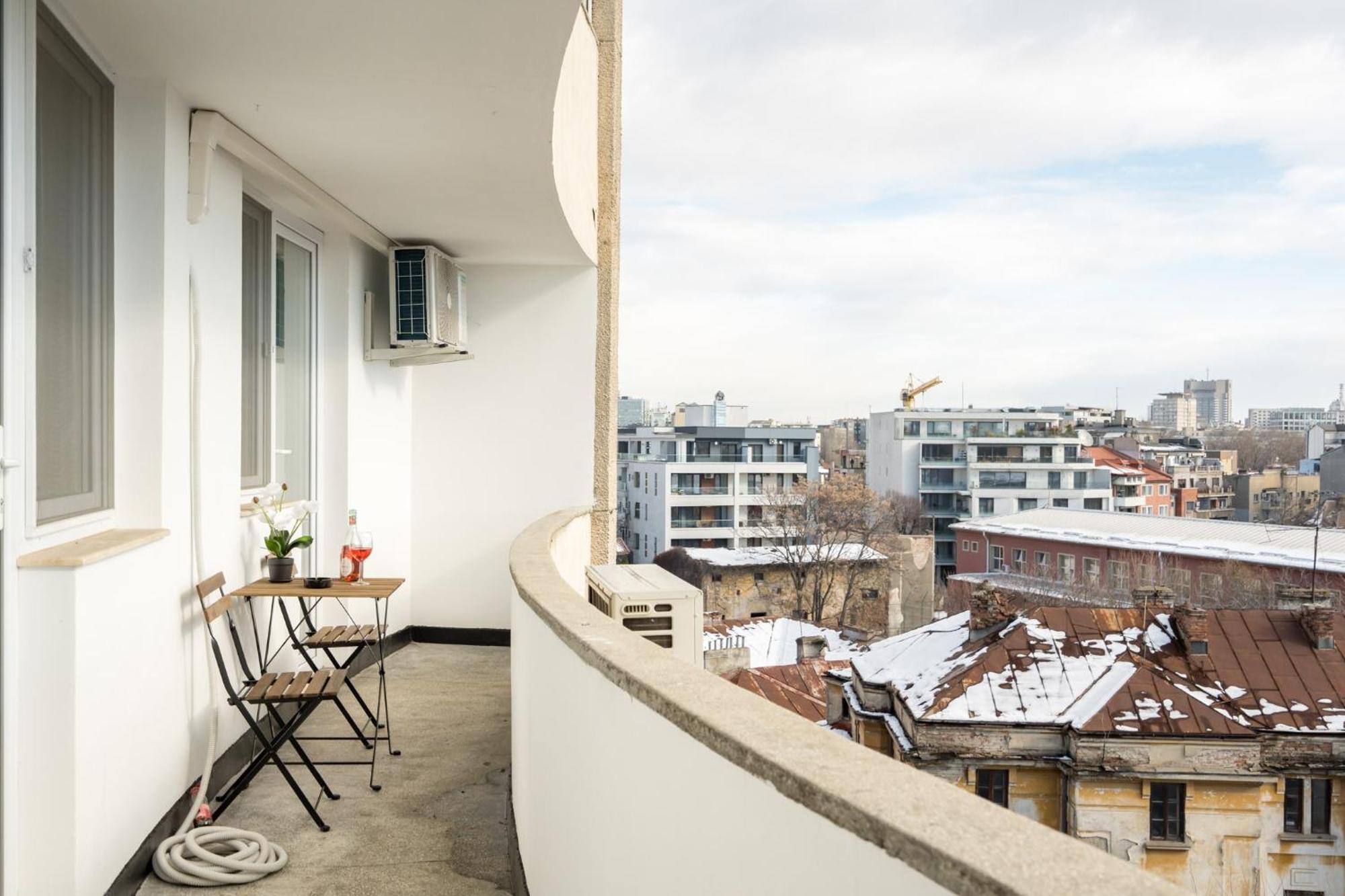 City View Apartment With Private Balcony Bukarest Exterior foto