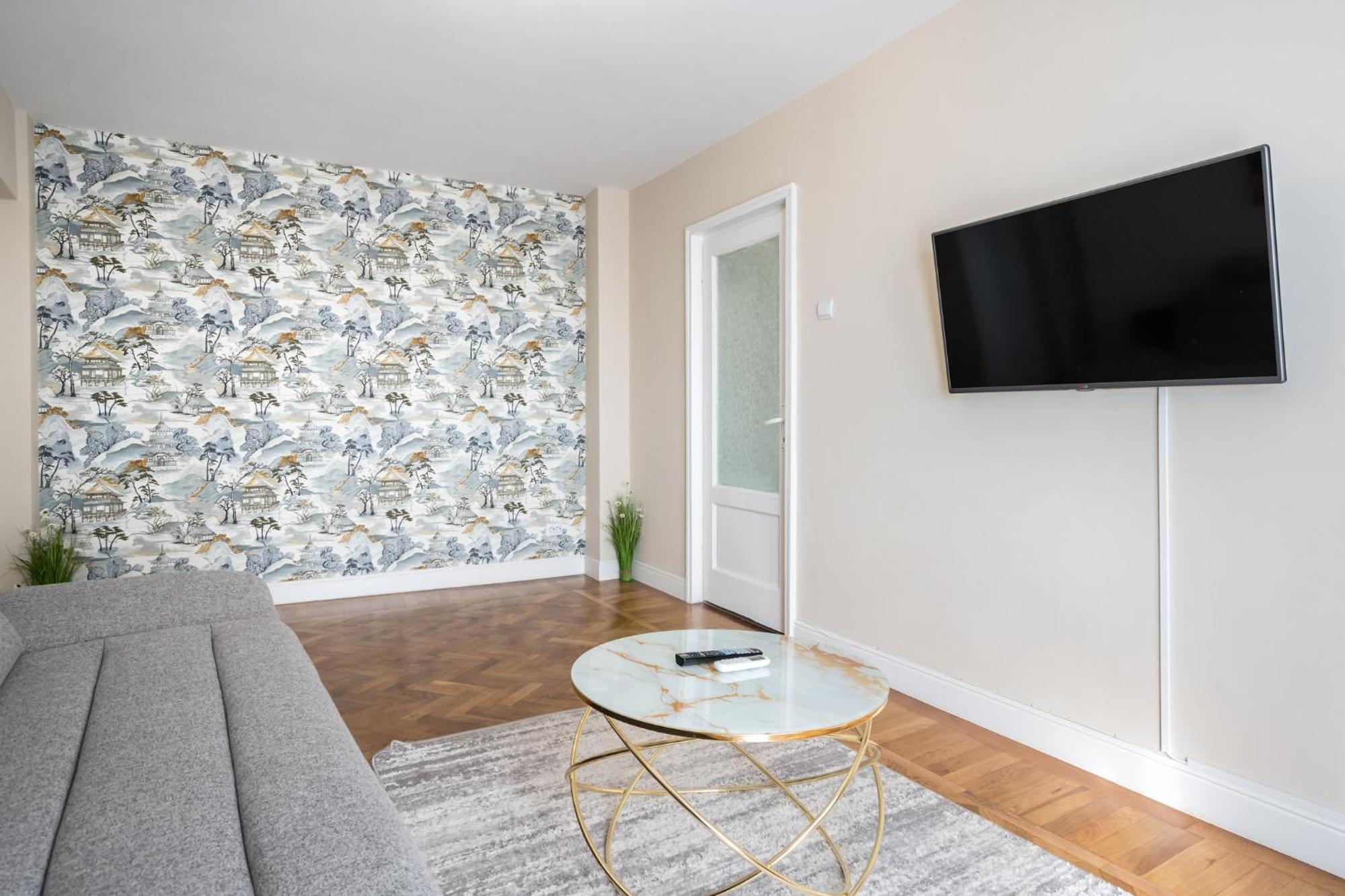 City View Apartment With Private Balcony Bukarest Exterior foto