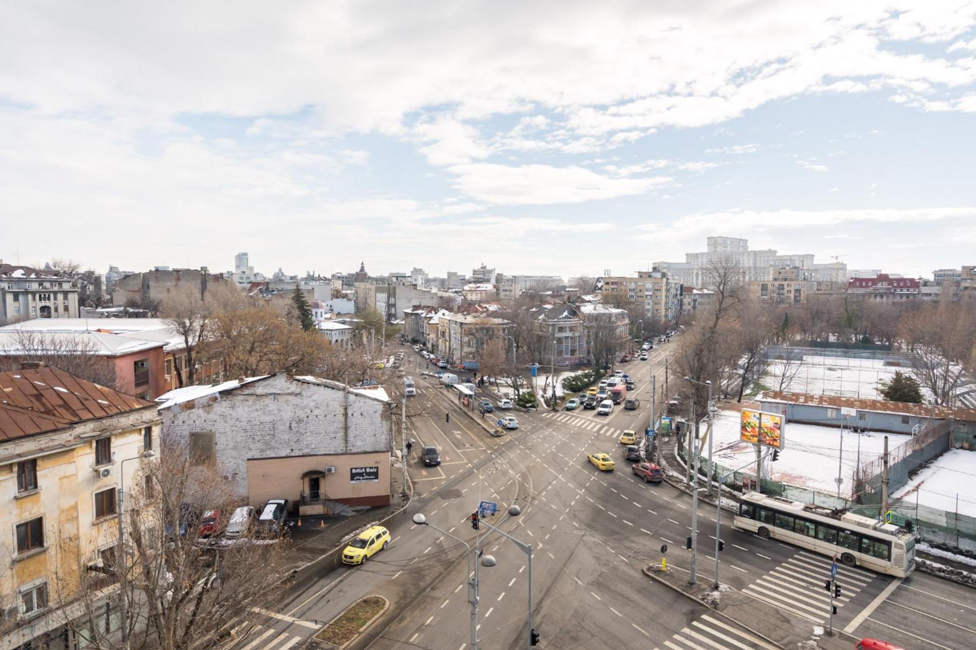 City View Apartment With Private Balcony Bukarest Exterior foto