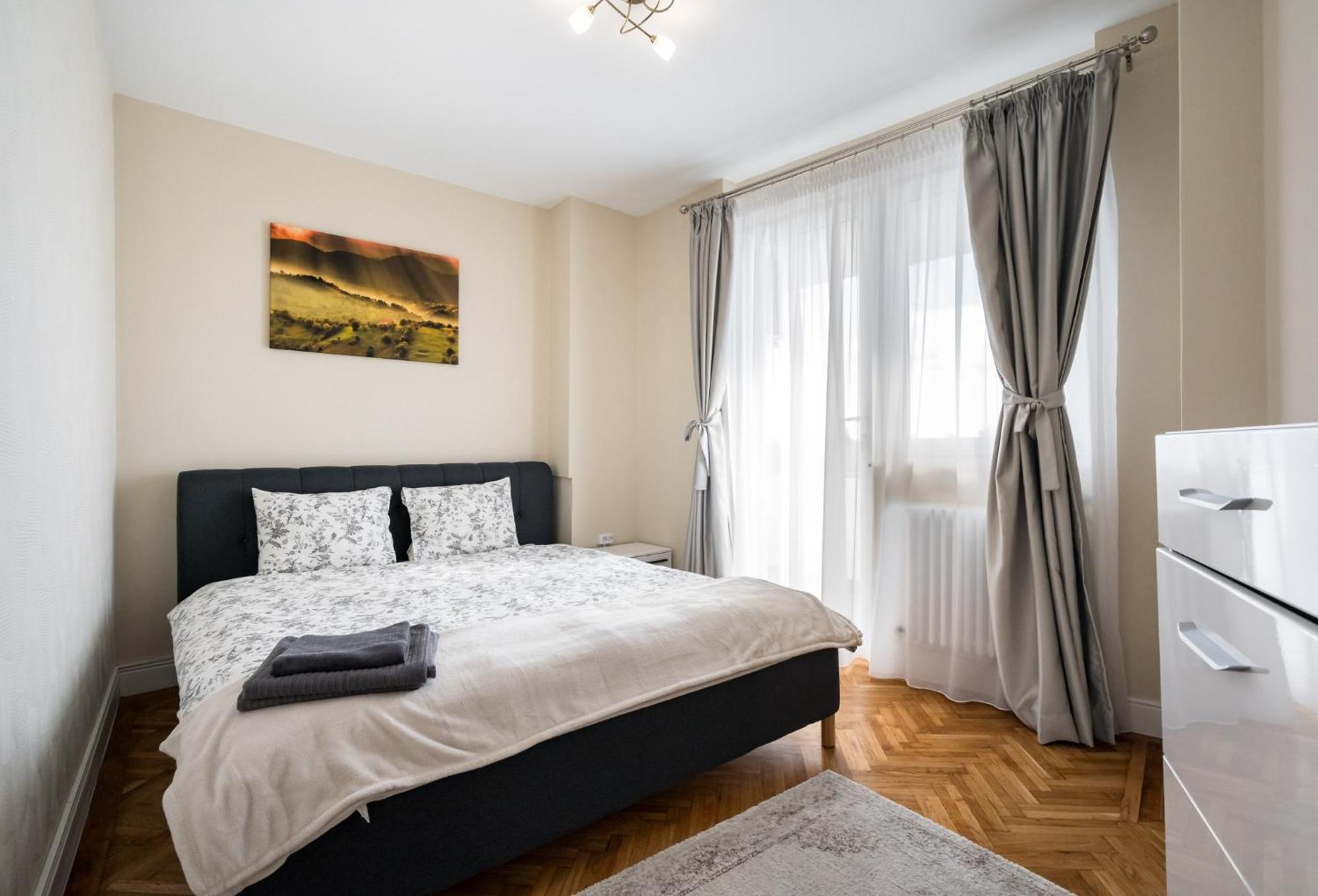 City View Apartment With Private Balcony Bukarest Exterior foto