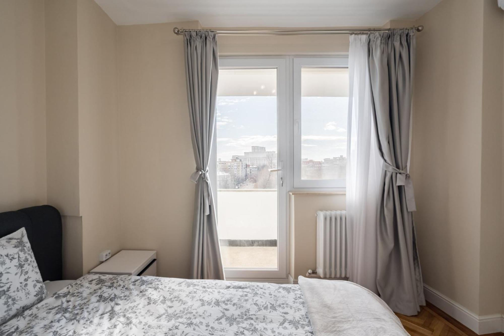 City View Apartment With Private Balcony Bukarest Exterior foto
