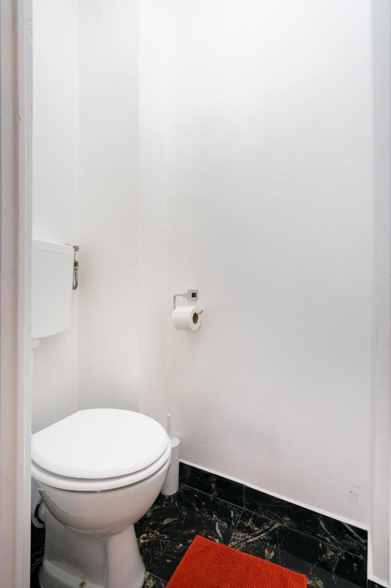 City View Apartment With Private Balcony Bukarest Exterior foto