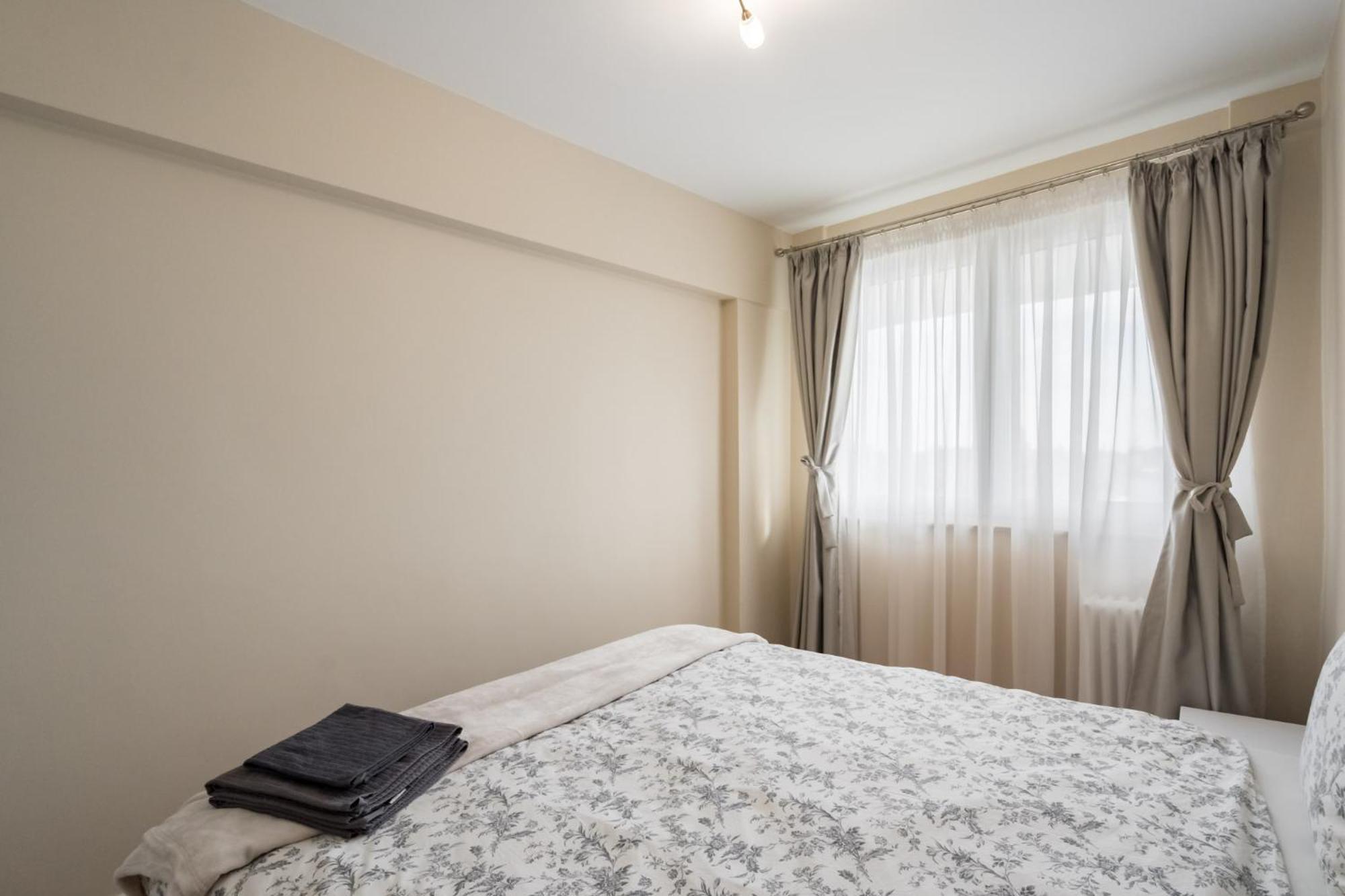 City View Apartment With Private Balcony Bukarest Exterior foto